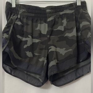 Athleta Black Camo Athletic Shorts M